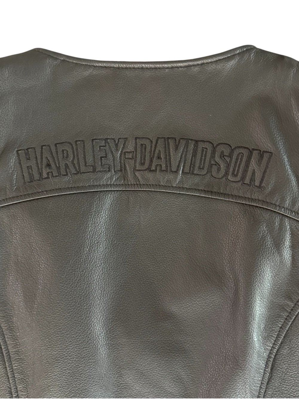 Harley-Davidson Avenue Black Leather Vest - Picture 3 of 13